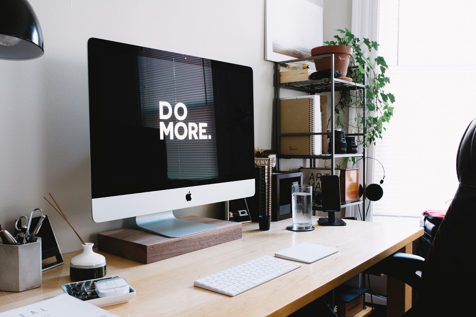 How to Use AI-Assisted Writing to Improve Your Writing Style Softlist.io