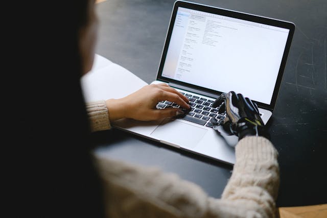 Revolutionize Your Content Workflow with AI Content Generator Software Softlist.io