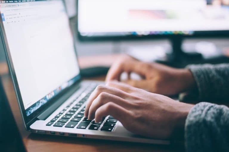 How Does a PRODUCT DESCRIPTION GENERATOR Work?