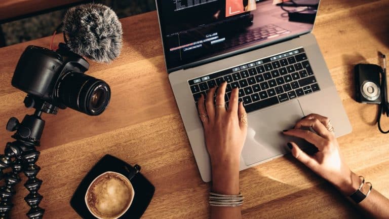 12 Best Criteria for Evaluating Sentence Rewriter For Your Everyday Vlogging