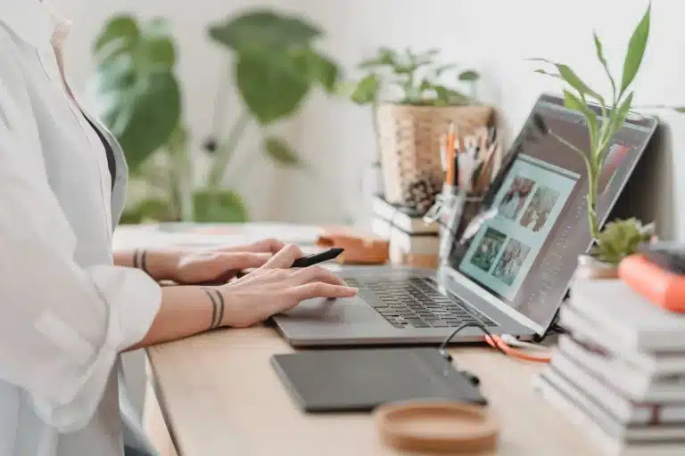 21 Best Text-To-Image Generator: Cost and Price Plans